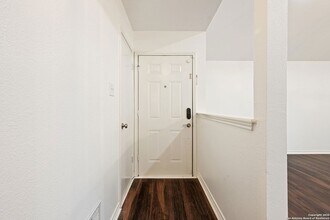 7711 Nimrod in San Antonio, TX - Building Photo - Building Photo