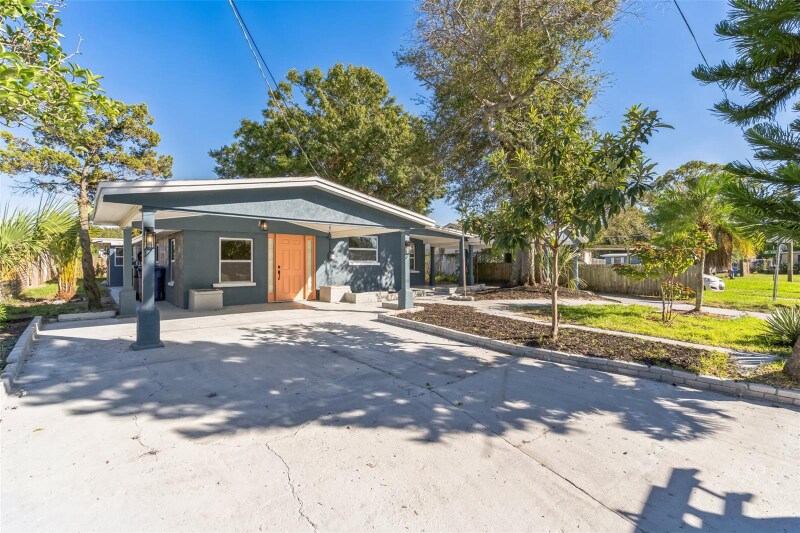 5210 S 84th St in Tampa, FL - Building Photo
