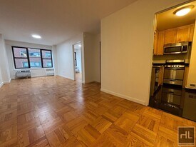 Fourth Avenue, Unit 3L in New York, NY - Building Photo