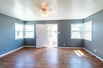 9617 Flower St in Bellflower, CA - Building Photo - Building Photo