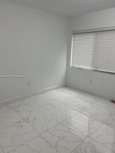 625 SW 5th Ave in Miami, FL - Building Photo - Building Photo