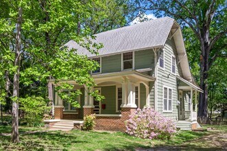 121 E Cedar Ave in Wake Forest, NC - Building Photo - Building Photo