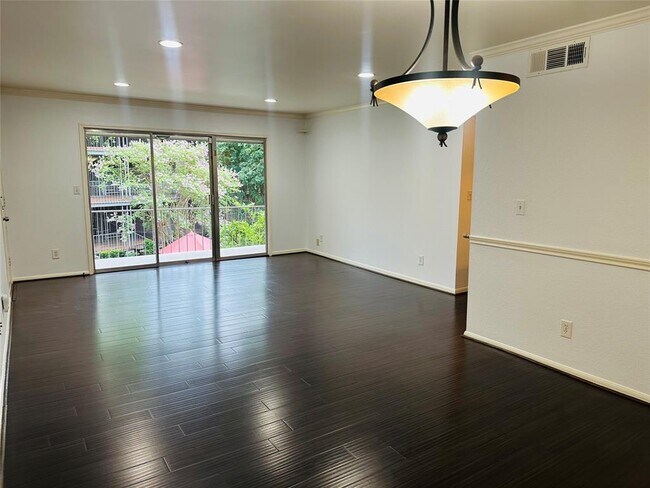 6483 Bayou Glen Rd in Houston, TX - Building Photo - Building Photo
