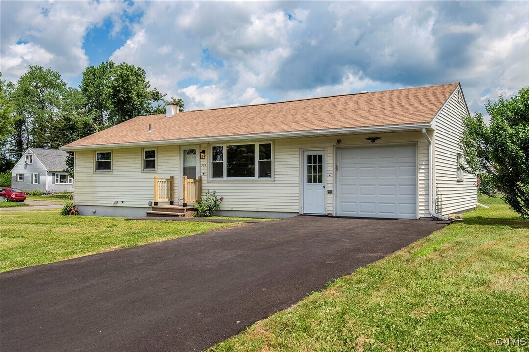 222 Wilber St in Utica, NY - Building Photo
