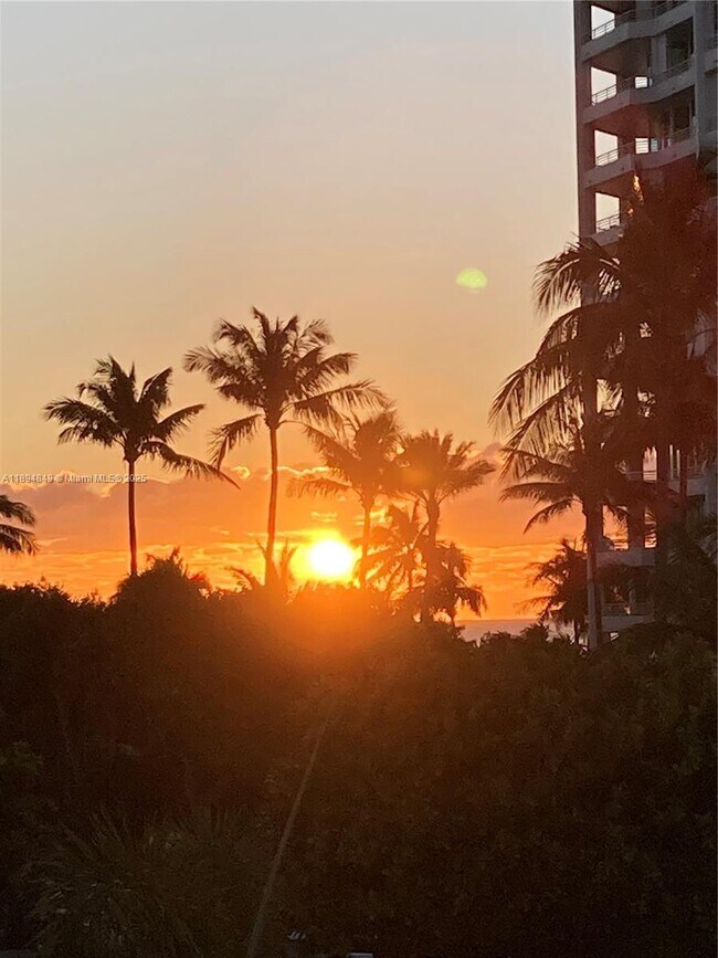 1541 S Ocean Blvd in Pompano Beach, FL - Foto de edificio - Building Photo