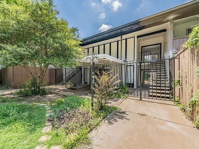 property at 2627 Douglas Ave