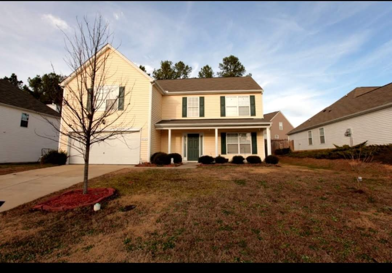 212 Trevor Ridge Dr in Holly Springs, NC - Building Photo