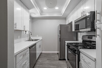 Lincoln Park Apartments in Corona, CA - Building Photo - Interior Photo