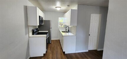 2864 NW 6th Ct in Fort Lauderdale, FL - Building Photo - Building Photo