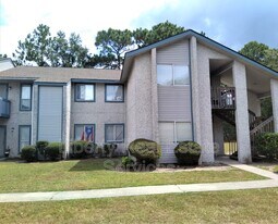 910 Brett Dr in Hinesville, GA - Building Photo