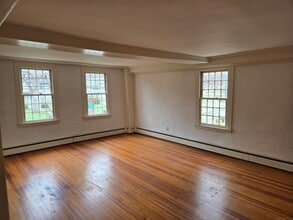 256 Main St S in Woodbury, CT - Building Photo - Building Photo
