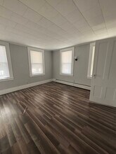 236 Main St, Unit 1 in Farmington, NH - Building Photo - Building Photo