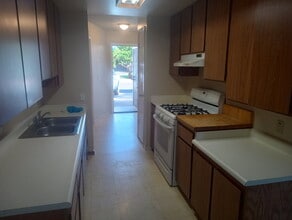 927 W 8th St in Santa Rosa, CA - Building Photo - Building Photo