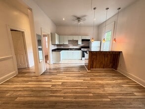 5809 Hobart St, Unit 5809 Hobart St 1/2 in Pittsburgh, PA - Building Photo - Building Photo