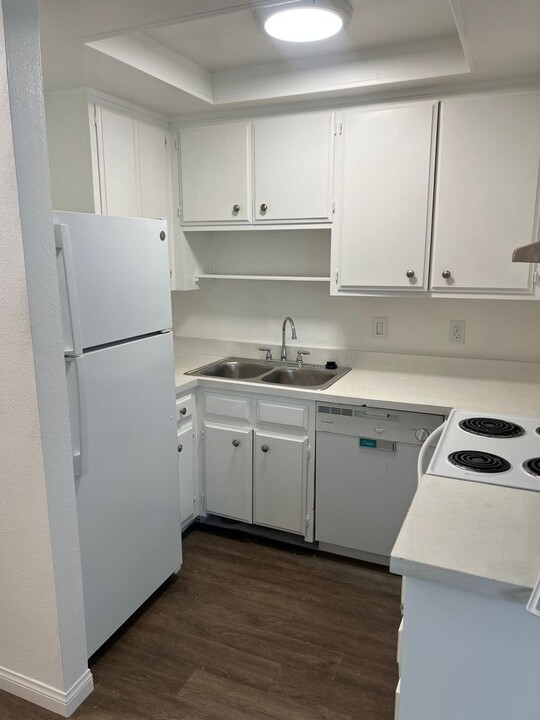 171 Lillian Way in Fallbrook, CA - Building Photo