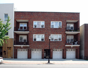 450 Central Ave in Jersey City, NJ - Building Photo - Building Photo