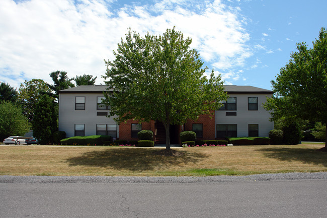 14007 Village Mill Dr in Maugansville, MD - Foto de edificio - Building Photo