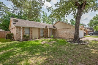 2606 Lexington Woods Dr in Spring, TX - Building Photo - Building Photo