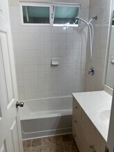 87-1976 Pakeke St, Unit B in Waianae, HI - Foto de edificio - Building Photo