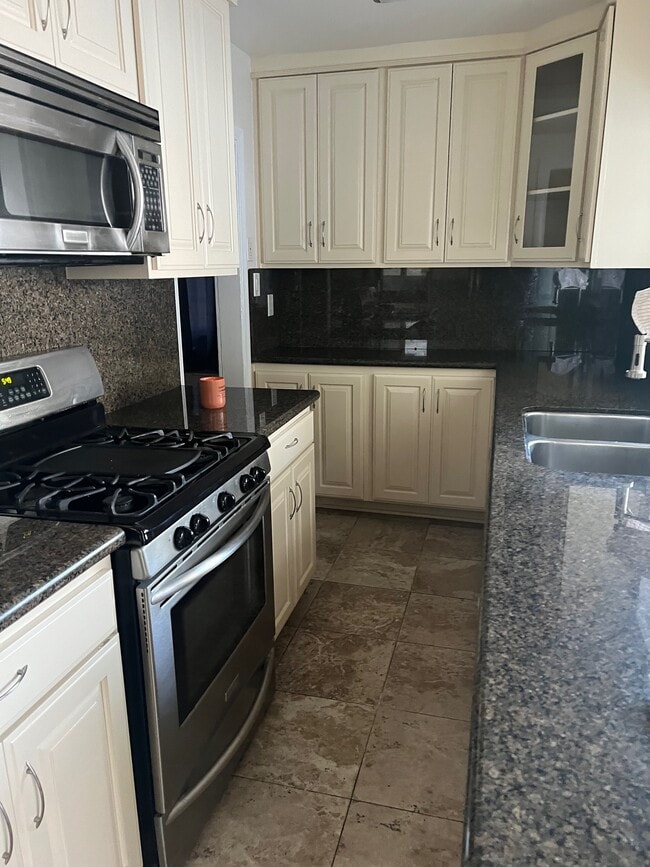 5177 O Sullivan Dr in Los Angeles, CA - Building Photo - Building Photo