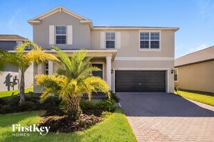 9924 Victory Gallop Loop in Ruskin, FL - Building Photo