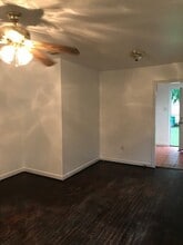 7038 Quince St in Houston, TX - Building Photo - Building Photo