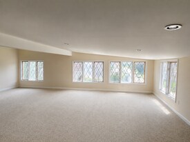 336 President St, Unit Charming and Beautiful Loft style Apartment in Saddle Brook, NJ - Building Photo