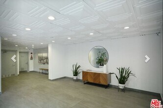 960 Larrabee St in West Hollywood, CA - Building Photo - Building Photo