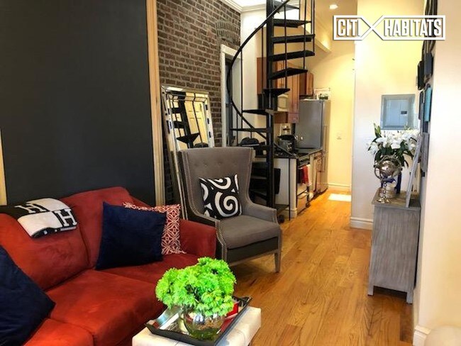 722 10th Ave-Unit -5C in New York, NY - Building Photo - Building Photo