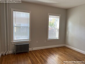 179 Belmont St, Unit 1 in Everett, MA - Foto de edificio - Building Photo