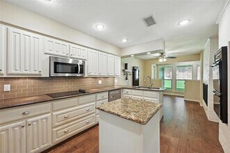 4213 Village Green Dr in Irving, TX - Building Photo - Building Photo