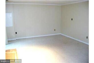 2003 Hopewood Dr in Falls Church, VA - Building Photo - Building Photo