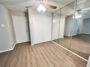 310 Victoria Dr in Grand Prairie, TX - Building Photo - Building Photo