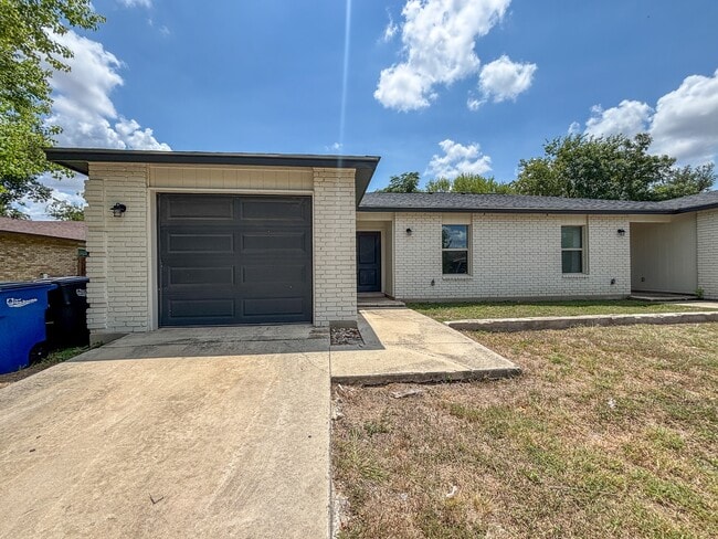 1520 Eichen Rd in New Braunfels, TX - Building Photo - Building Photo
