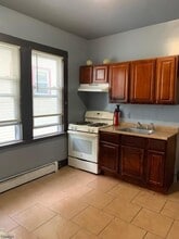 89 W Allen St in Irvington, NJ - Building Photo - Building Photo