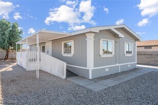 6155 E Carey Ave in Las Vegas, NV - Building Photo