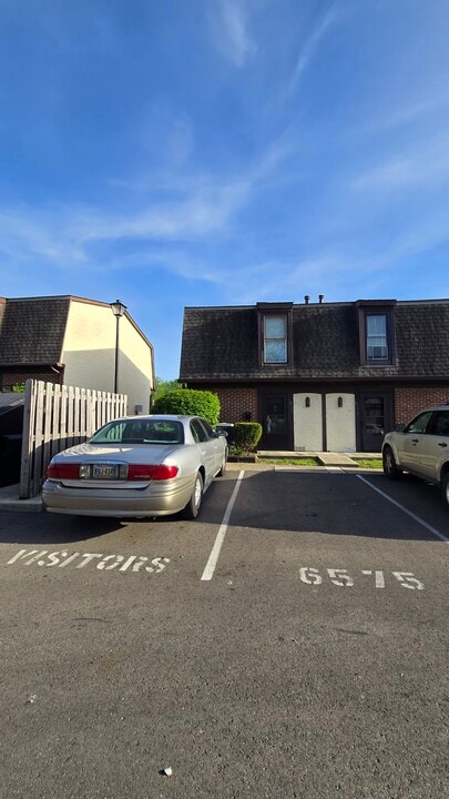 6575 Santa Cruz Pl in Reynoldsburg, OH - Building Photo