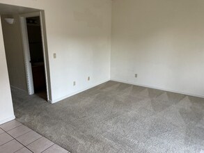 2536 N Corinthian Garden Dr in Nogales, AZ - Foto de edificio - Building Photo