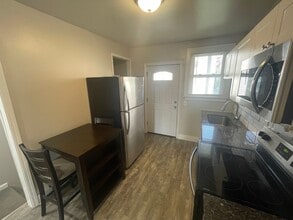 426 Hill St in Carnegie, PA - Building Photo - Building Photo