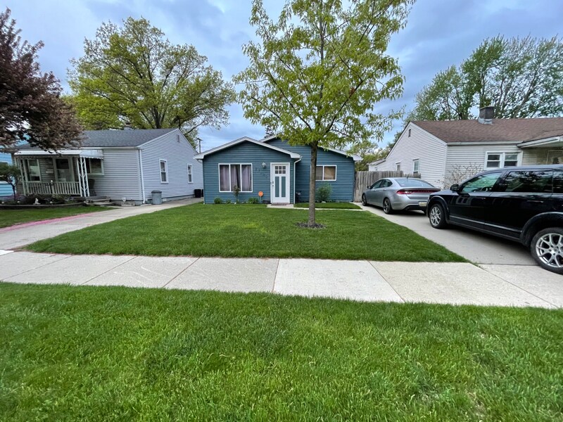 27685 Dartmouth St in Madison Heights, MI - Building Photo