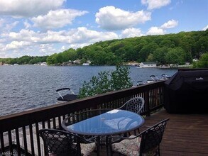 26 Catamaran Ct in Mount Arlington, NJ - Building Photo - Building Photo