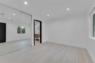 23032 Hamlin St in Los Angeles, CA - Building Photo - Building Photo