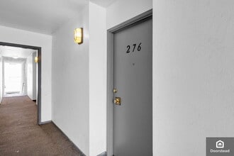 18620 Hatteras St, Unit 276 in Tarzana, CA - Building Photo - Building Photo
