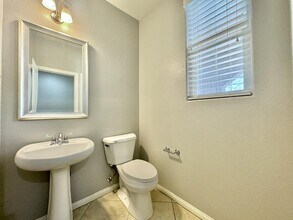 10544 Pembroke Bay St in Las Vegas, NV - Building Photo - Building Photo