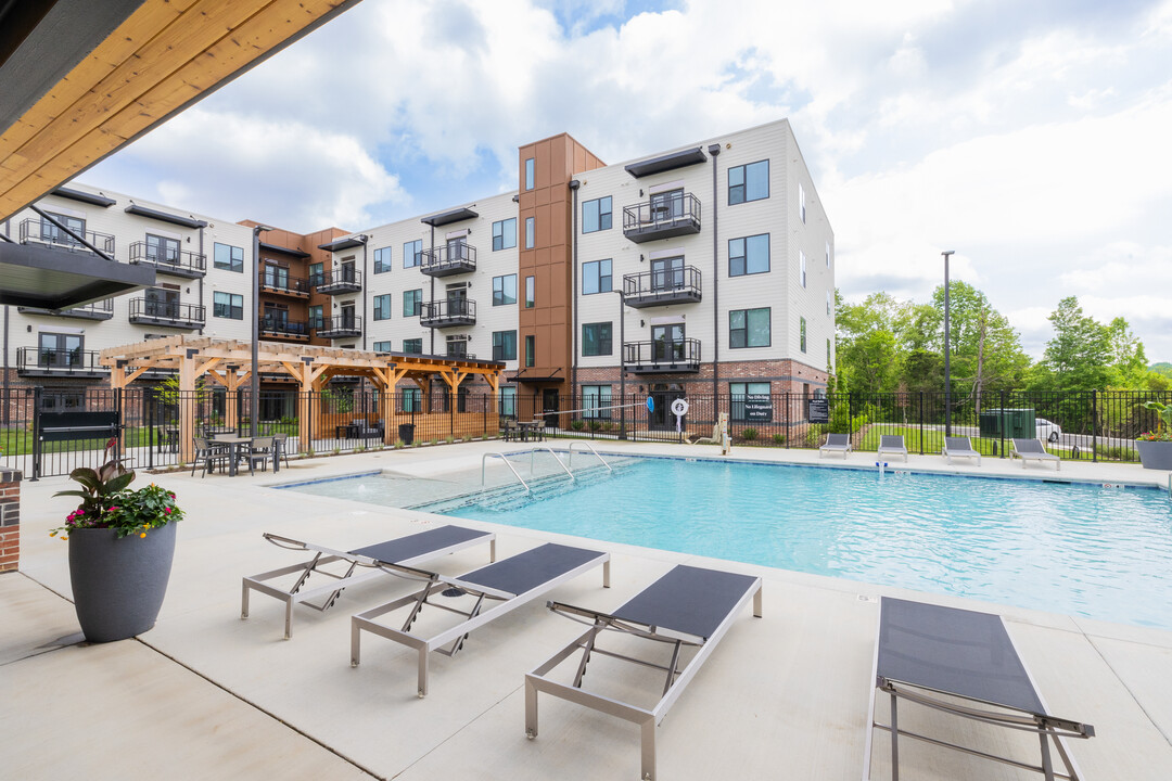 City West at Turkey Creek in Knoxville, TN - Foto de edificio