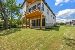 2811 Rodeo Dr in Quinlan, TX - Building Photo