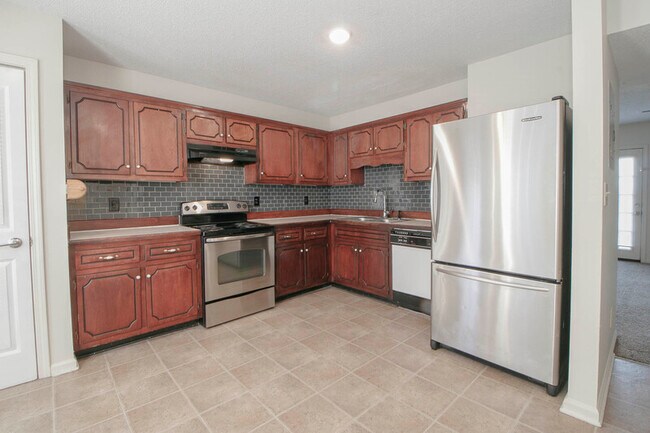 2000 Tynewood Dr in Clarksville, TN - Building Photo - Building Photo