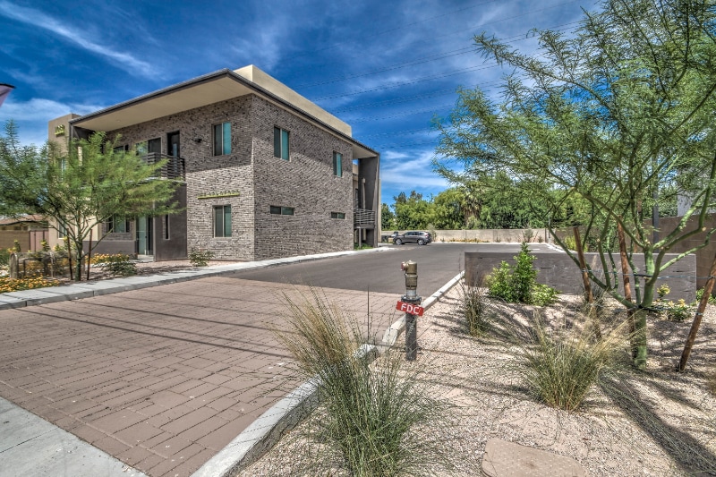 1037 S Farmer Ave in Tempe, AZ - Building Photo