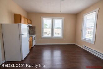 4910 E Cheltenham Ave in Philadelphia, PA - Building Photo - Building Photo