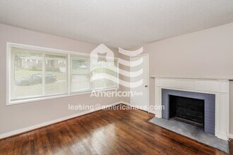 8228 10th Ave S in Birmingham, AL - Foto de edificio - Building Photo